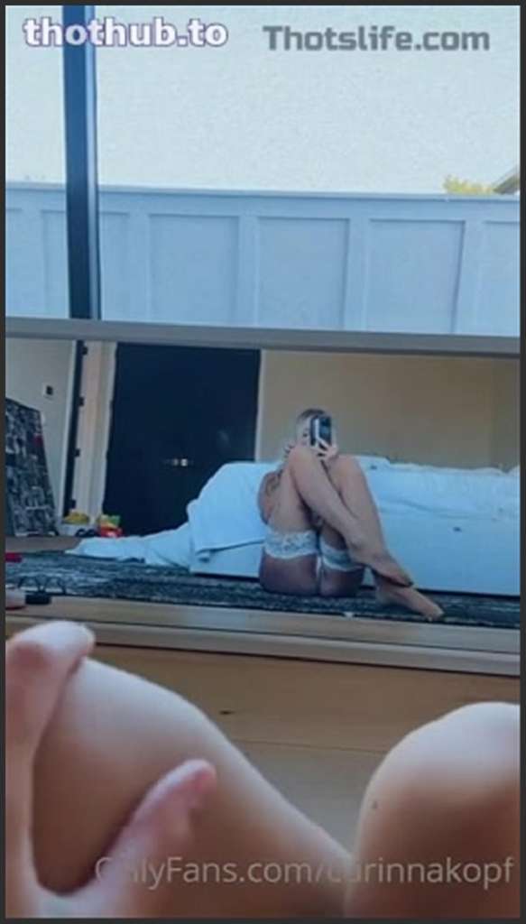 Corinna Kopf es nur eine harmlose Massage und dann geiler Lesben Sex