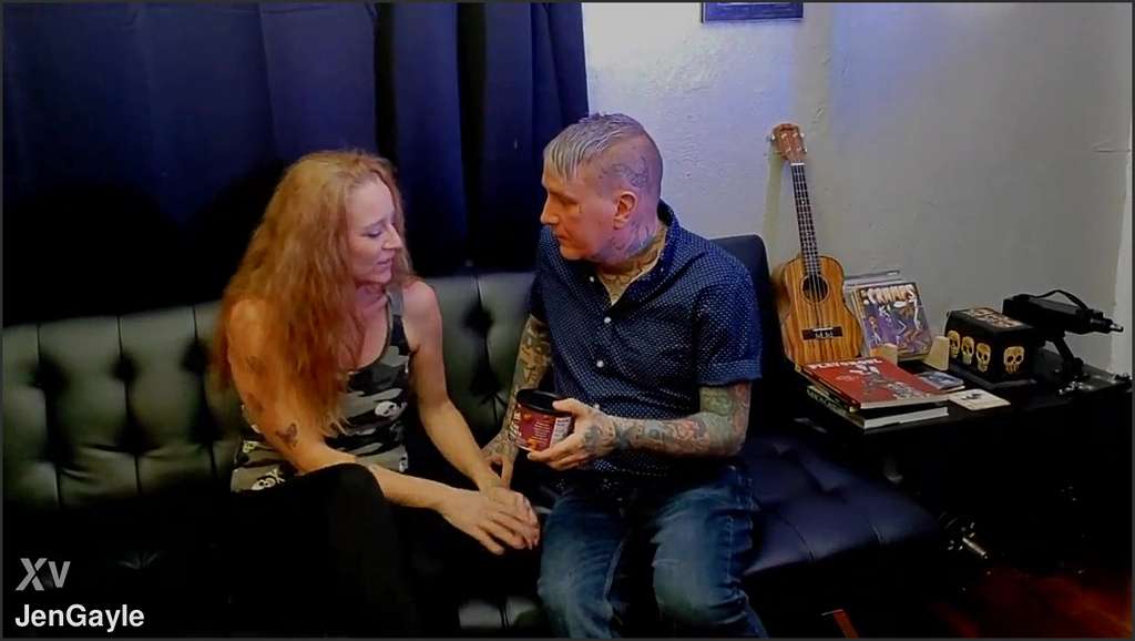 Ficken Mit Der Freundin fickt sich mit einem Schwanzdildo