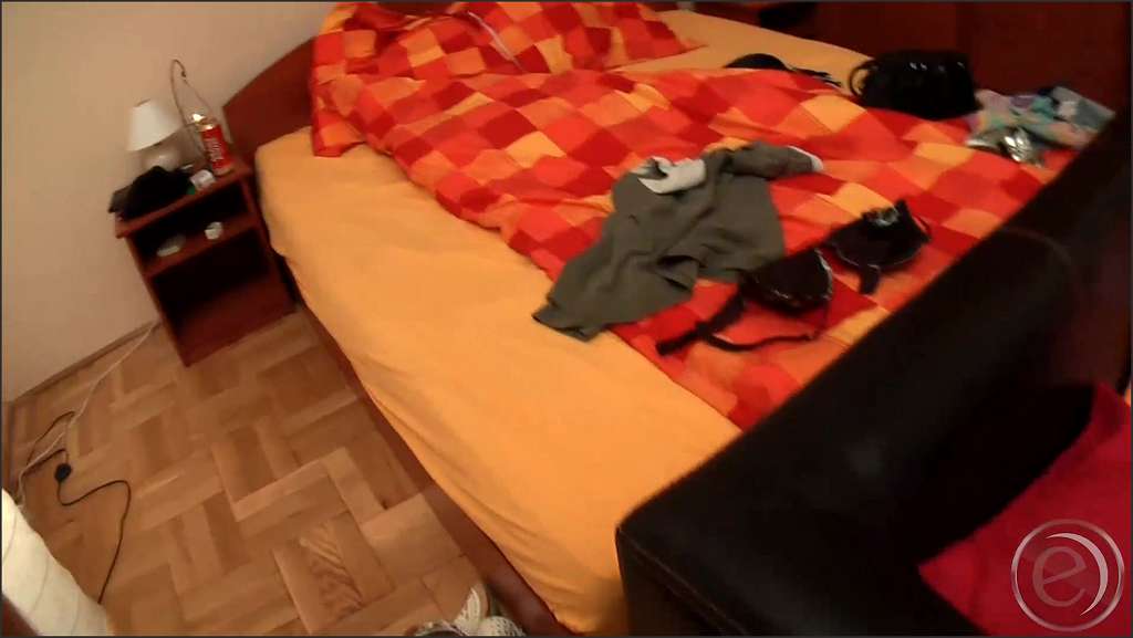 Jessica Moore zwei Luder und filmt sie dabei