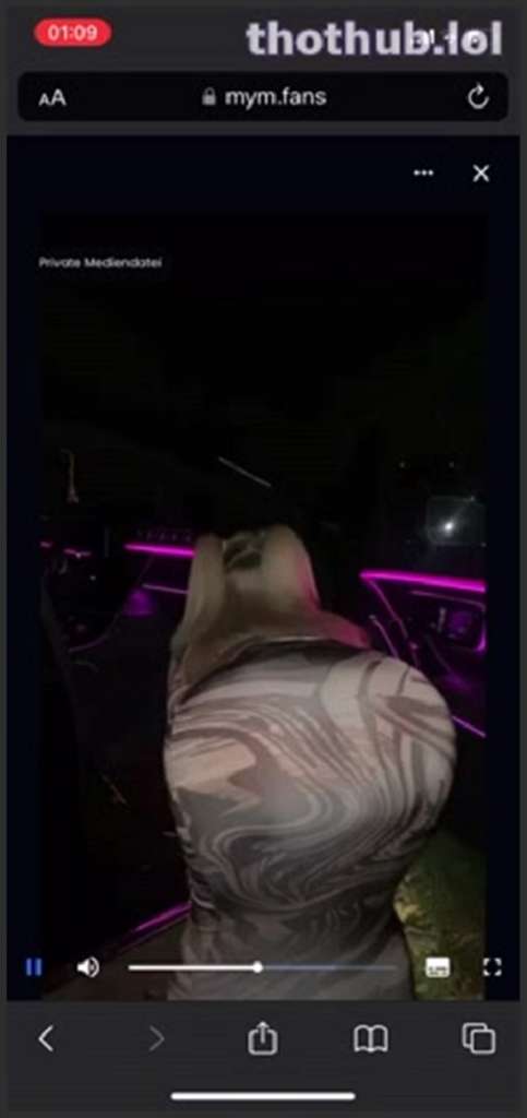 Katja Krasavice lässt sich im Heu anal ficken