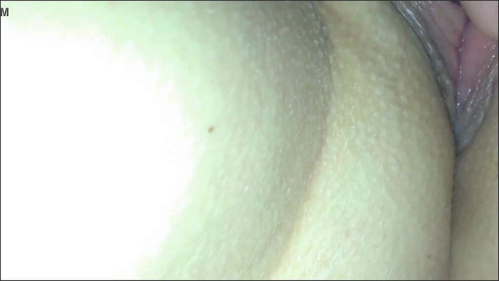 Lea Pietsch Sperma tropft von ihrem Gesicht