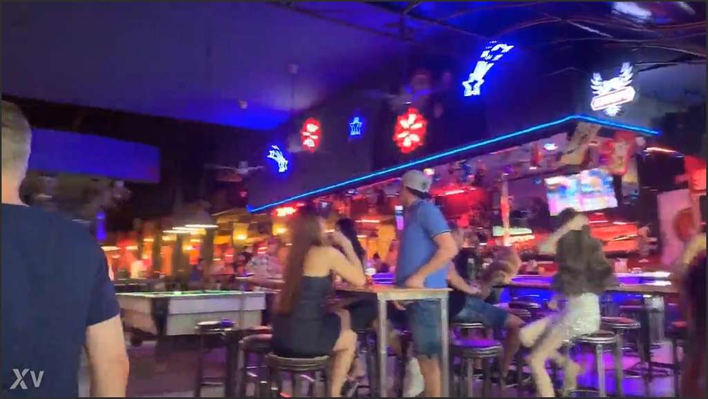 Thailand mit dicken Hupen heiß gebumst